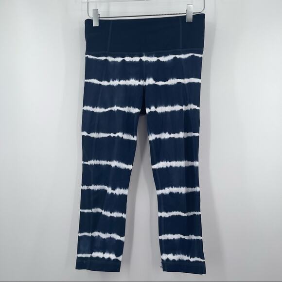 ATHLETA Bundle Capri Leggings Camo & Tie Dye Athletic Gym Run Fitness SZ Medium - Picture 10 of 15